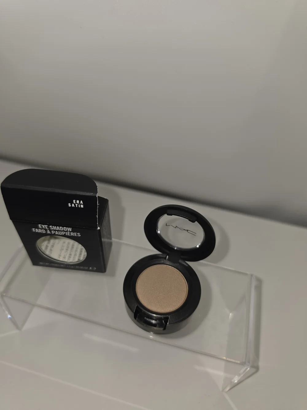 DISCONTINUED MAC EYESHADOW- 